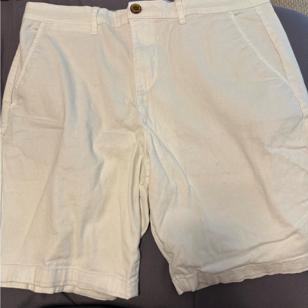 Jachs White Flat Front Shorts